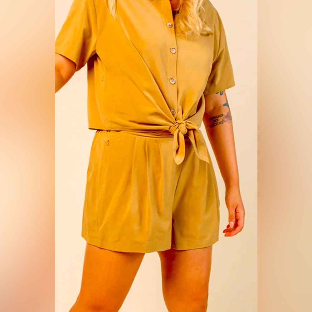 Wayre Travel Pocket Flow Shorts Women’s Sz L‎